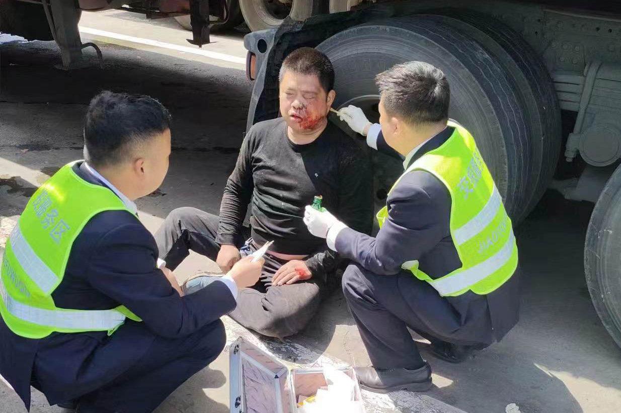 重陽服務區(qū)0.jpg 重陽服務區(qū)0.jpg